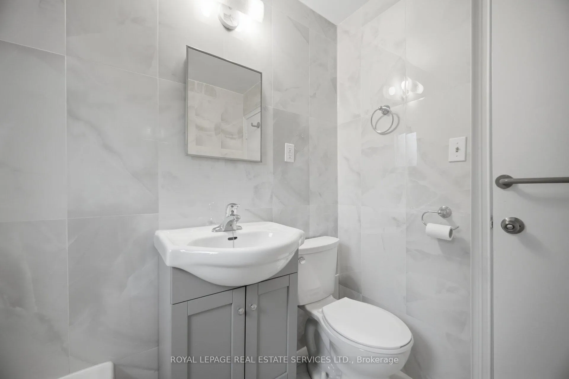 Photo 25 of Unit 209, 308 The Kingsway, Etobicoke, Edenbridge-Humber Valley — HOMEH