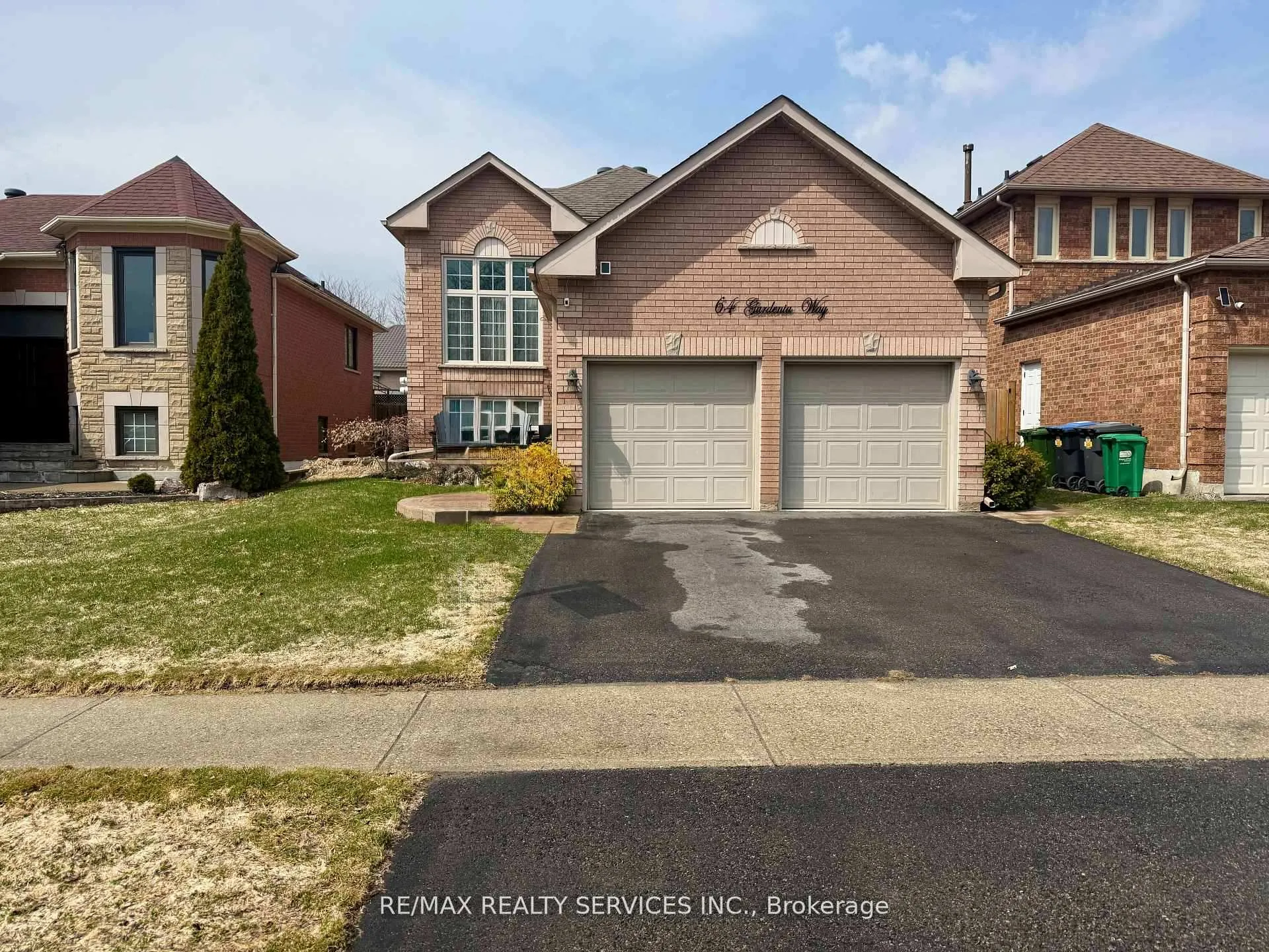 Photo 2 of 64 Gardenia Way, Caledon, Rural Caledon — HOMEH