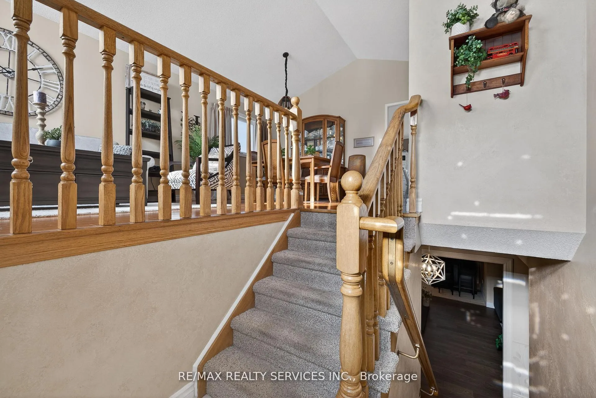 Photo 4 of 64 Gardenia Way, Caledon, Rural Caledon — HOMEH