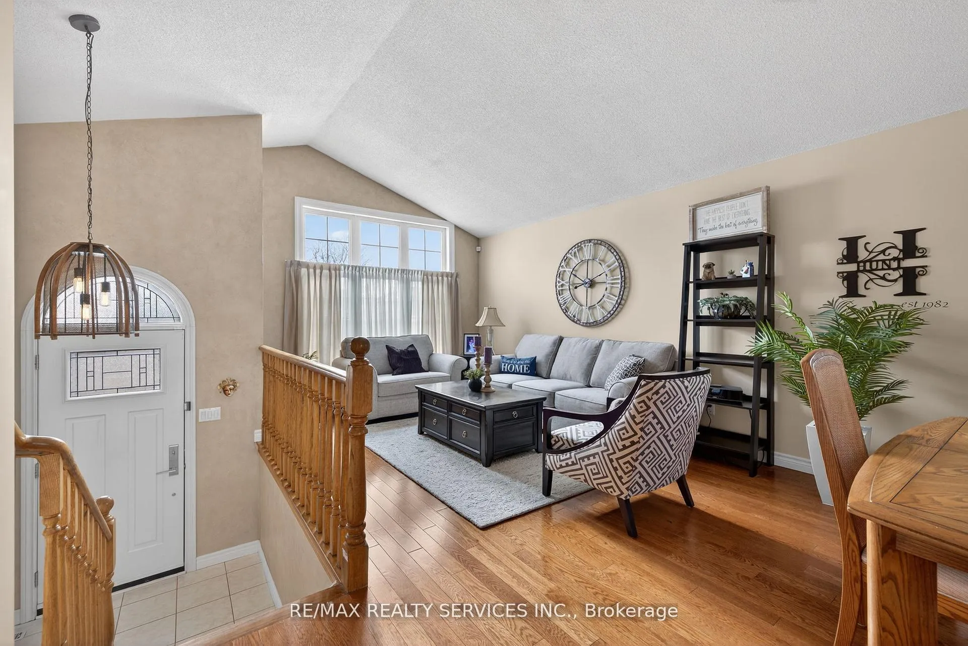 Photo 5 of 64 Gardenia Way, Caledon, Rural Caledon — HOMEH