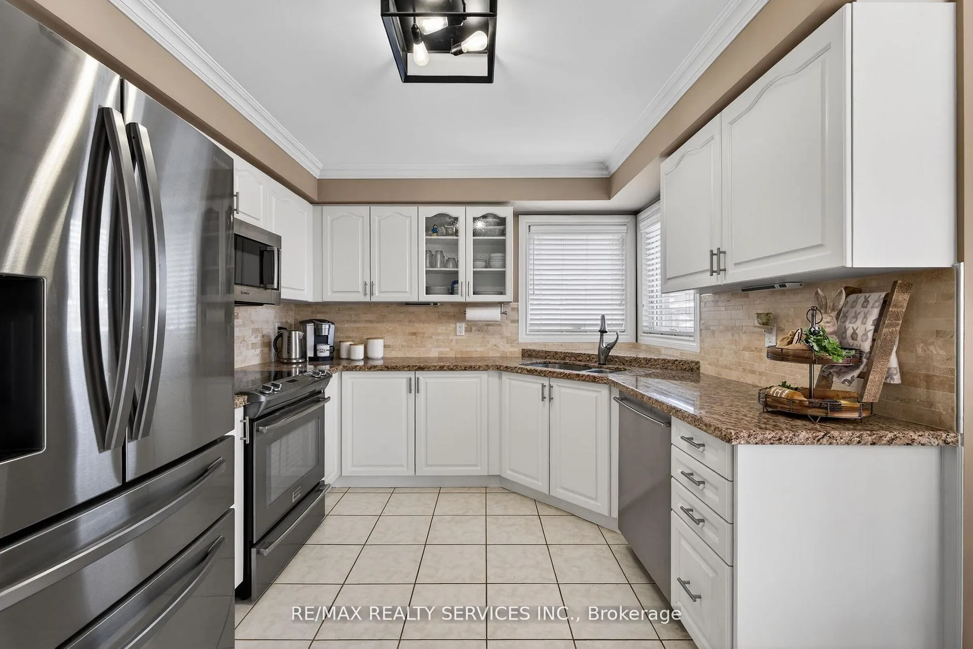 Photo 12 of 64 Gardenia Way, Caledon, Rural Caledon — HOMEH