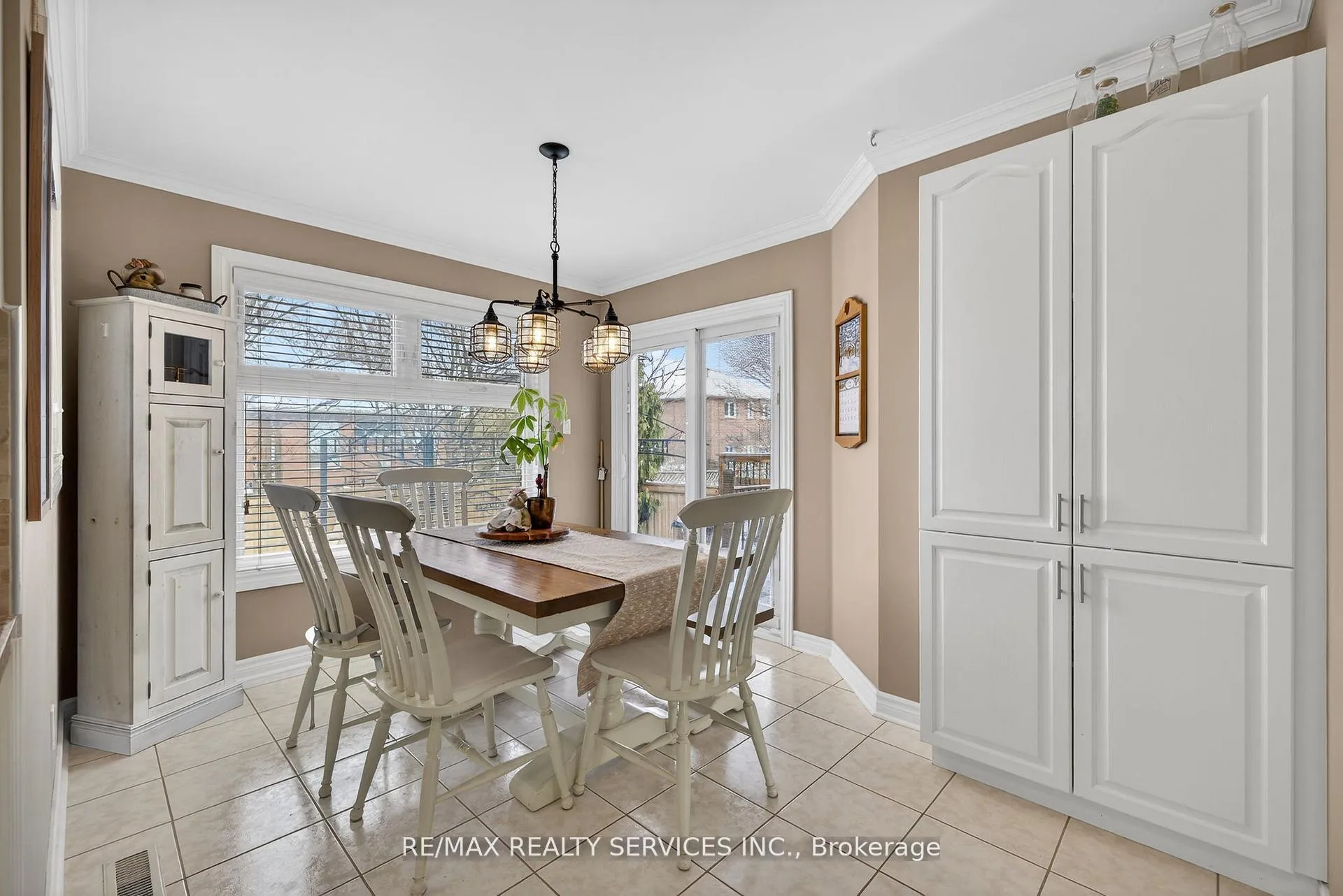 Photo 14 of 64 Gardenia Way, Caledon, Rural Caledon — HOMEH
