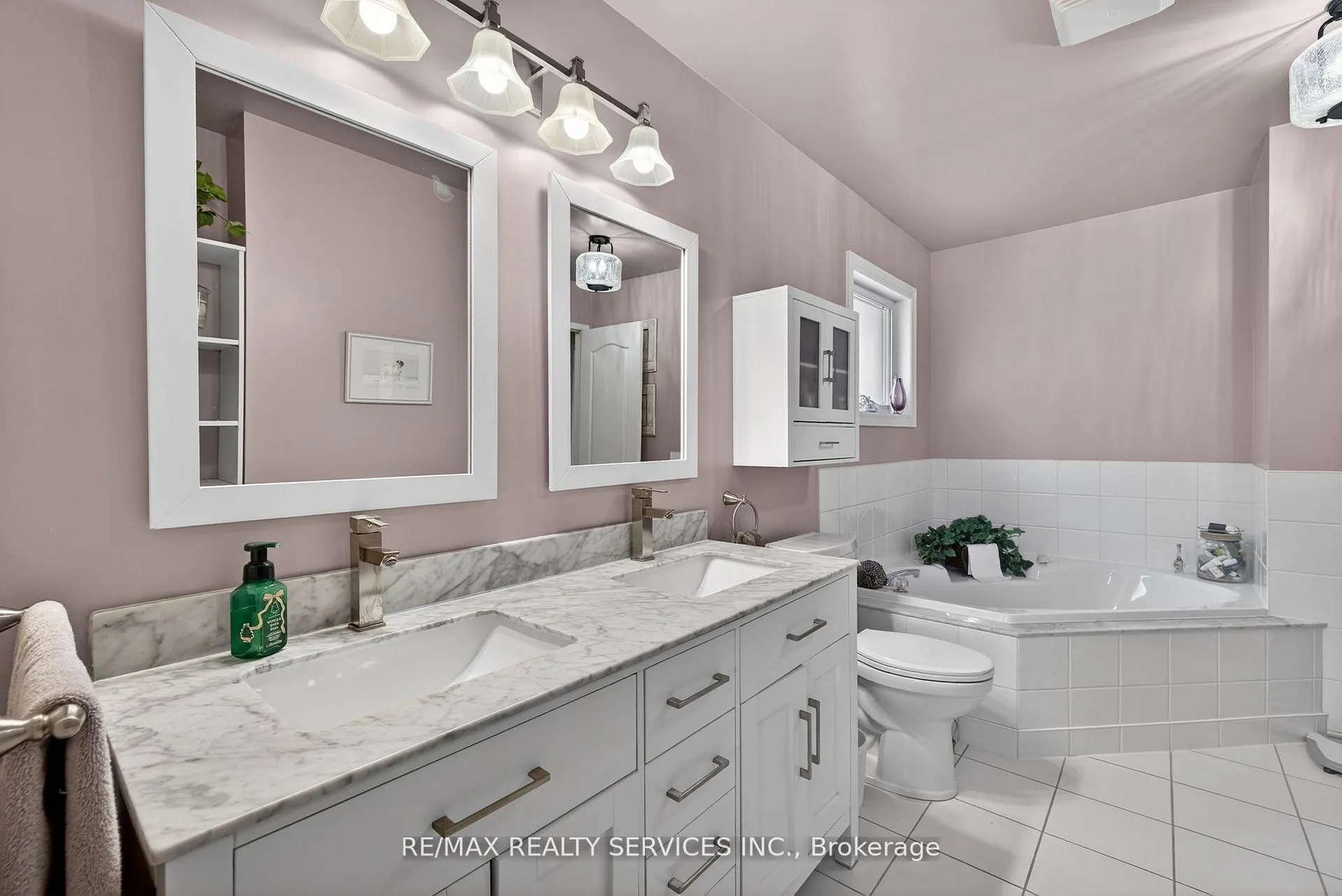 Photo 18 of 64 Gardenia Way, Caledon, Rural Caledon — HOMEH