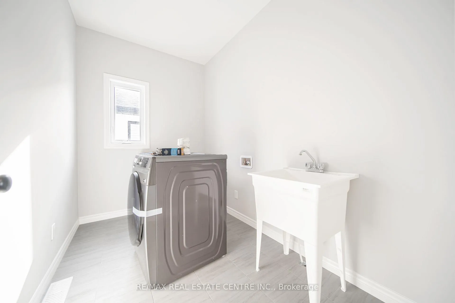Photo 41 of 29 Bean Street, Brant, Paris — HOMEH