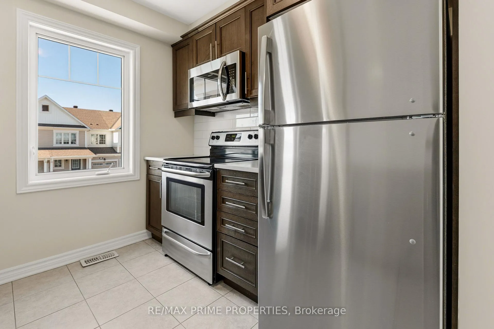 Photo 16 of 101 Helenium Lane, Ottawa, Avalon West — HOMEH