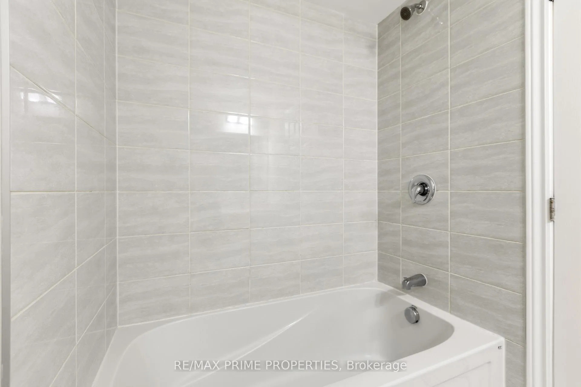 Photo 37 of 101 Helenium Lane, Ottawa, Avalon West — HOMEH
