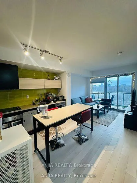 Photo 2 of Unit 903, 20 Thomas Riley Road, Etobicoke, Islington-City Centre West — HOMEH