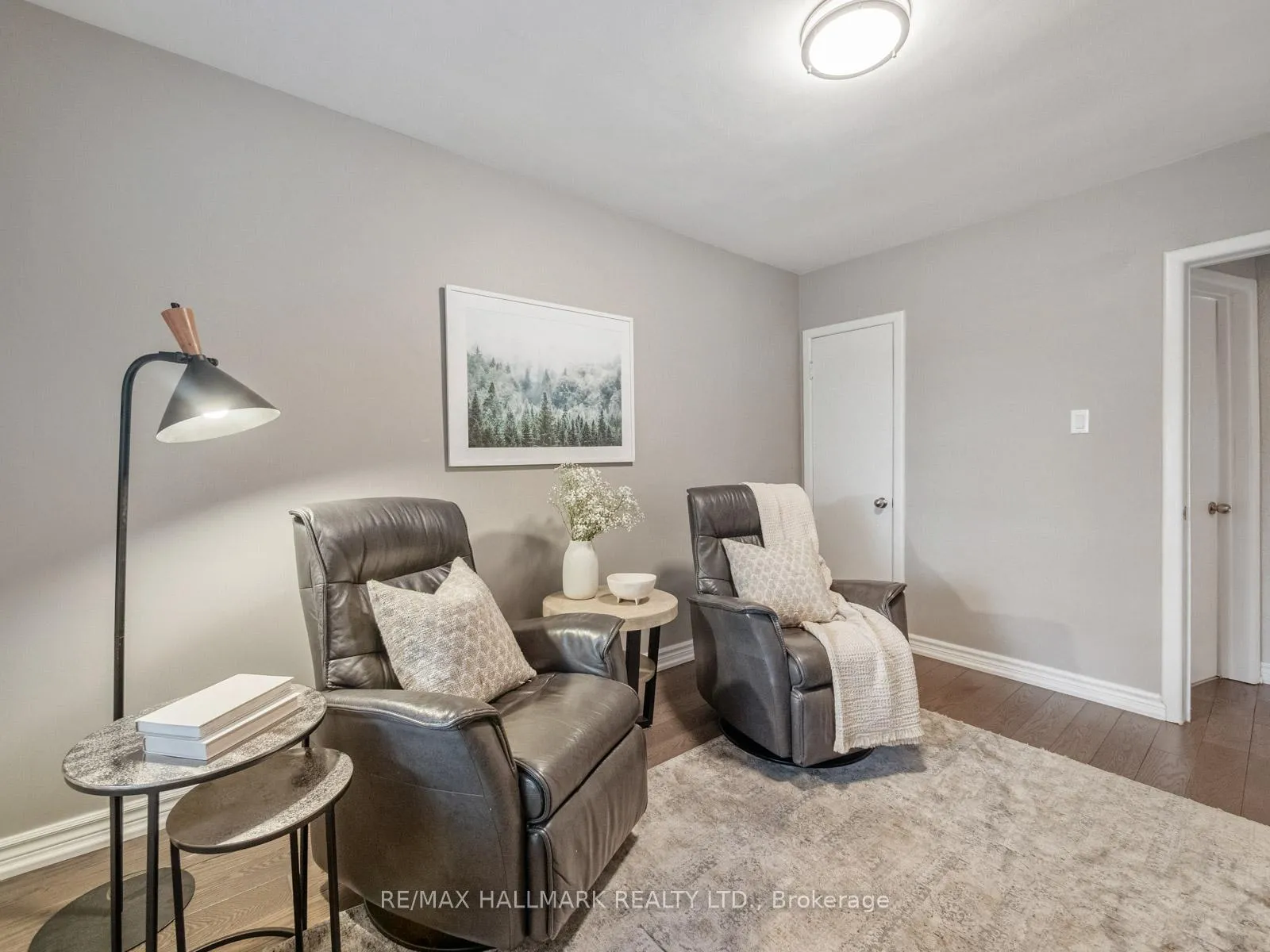 Photo 15 of 8 Glenvale Boulevard, Toronto, Leaside — HOMEH