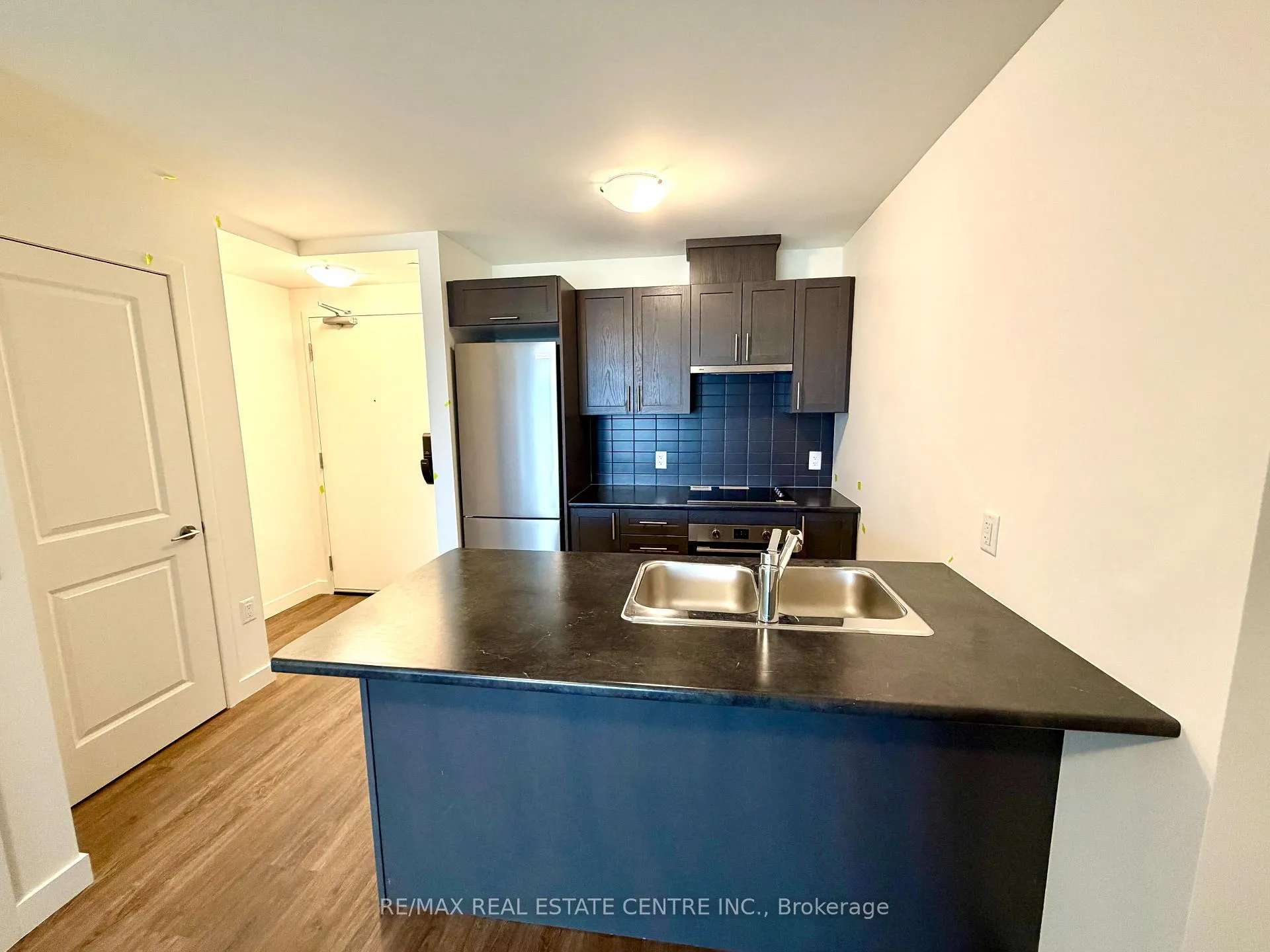 Photo 6 of Unit 1108, 461 Green Road, Hamilton, Lakeshore — HOMEH