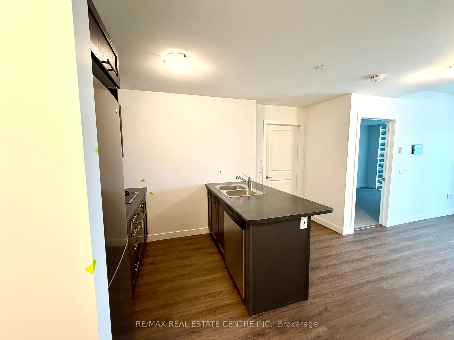Photo 7 of Unit 1108, 461 Green Road, Hamilton, Lakeshore — HOMEH
