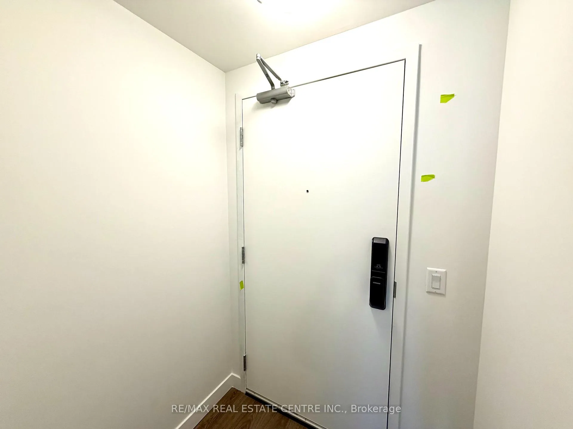 Photo 10 of Unit 1108, 461 Green Road, Hamilton, Lakeshore — HOMEH