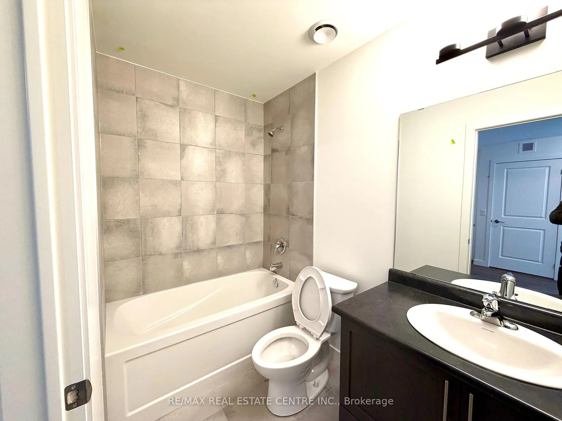 Photo 11 of Unit 1108, 461 Green Road, Hamilton, Lakeshore — HOMEH