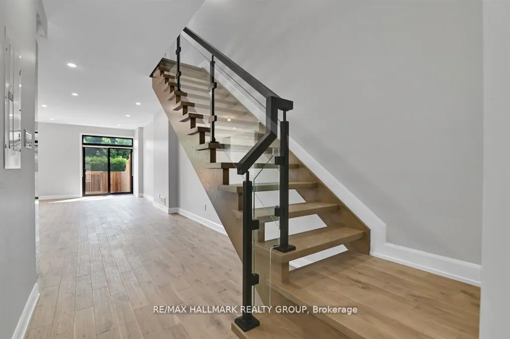 Photo 3 of Unit A, 457 Dawson Avenue, Ottawa, Westboro/Hampton Park — HOMEH