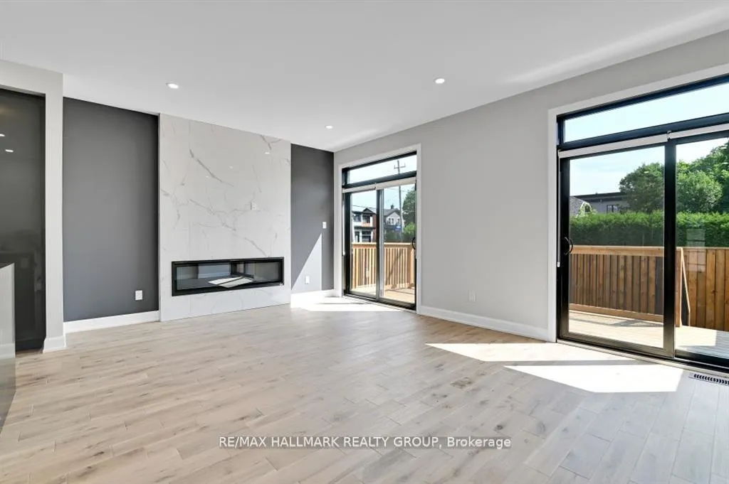 Photo 4 of Unit A, 457 Dawson Avenue, Ottawa, Westboro/Hampton Park — HOMEH
