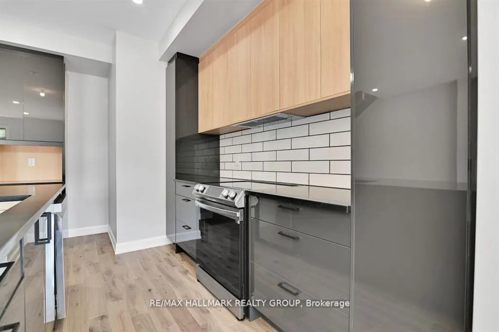 Photo 7 of Unit A, 457 Dawson Avenue, Ottawa, Westboro/Hampton Park — HOMEH