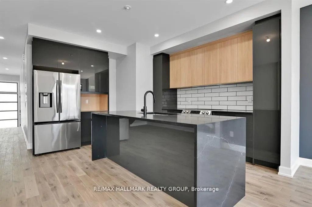 Photo 8 of Unit A, 457 Dawson Avenue, Ottawa, Westboro/Hampton Park — HOMEH