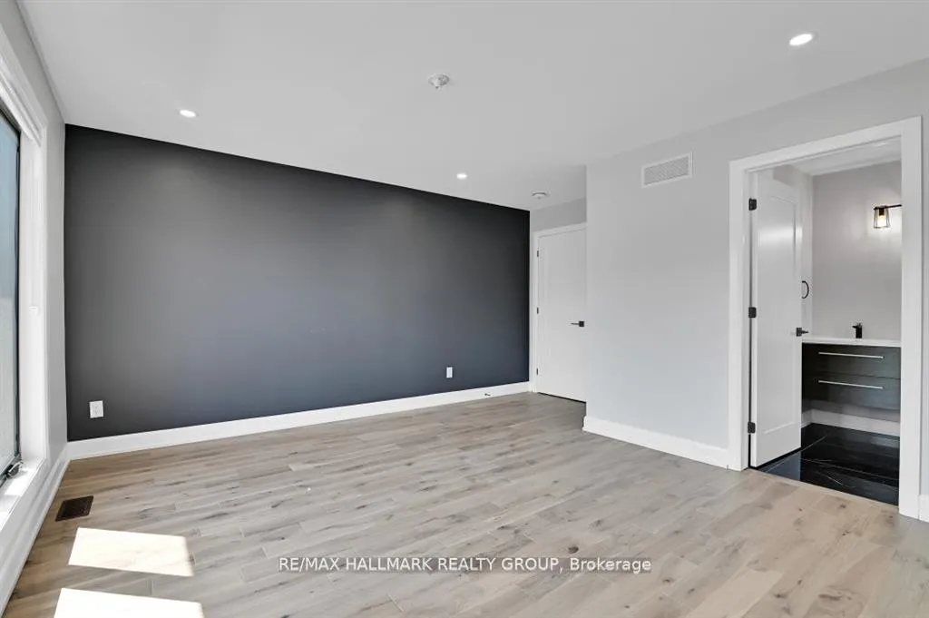 Photo 16 of Unit A, 457 Dawson Avenue, Ottawa, Westboro/Hampton Park — HOMEH