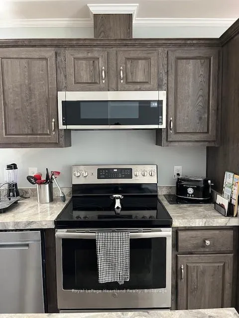 Photo 18 of 38 Bond Street, Strathroy-Caradoc, SE — HOMEH