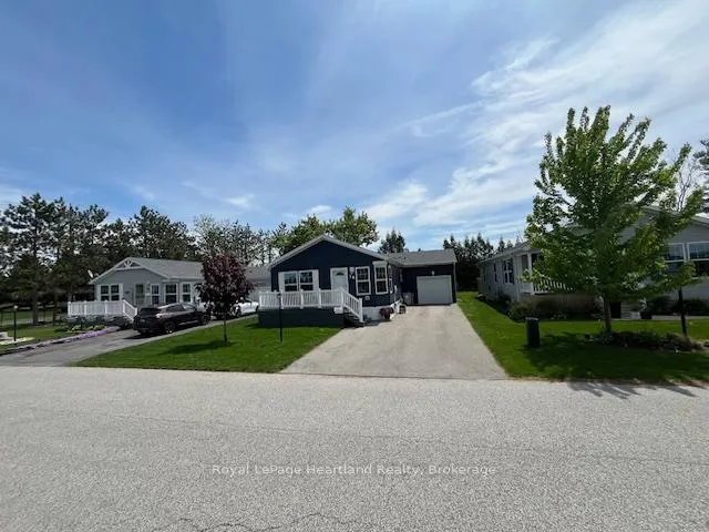 Photo 36 of 38 Bond Street, Strathroy-Caradoc, SE — HOMEH