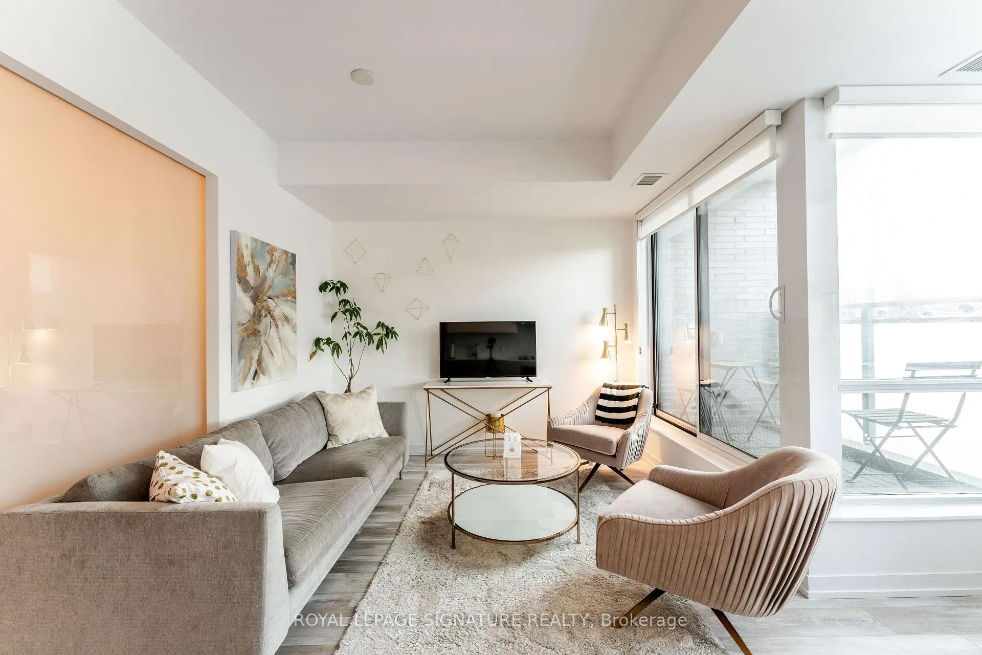 Photo 3 of Unit 219, 38 Howard Park Avenue, Toronto, Roncesvalles — HOMEH