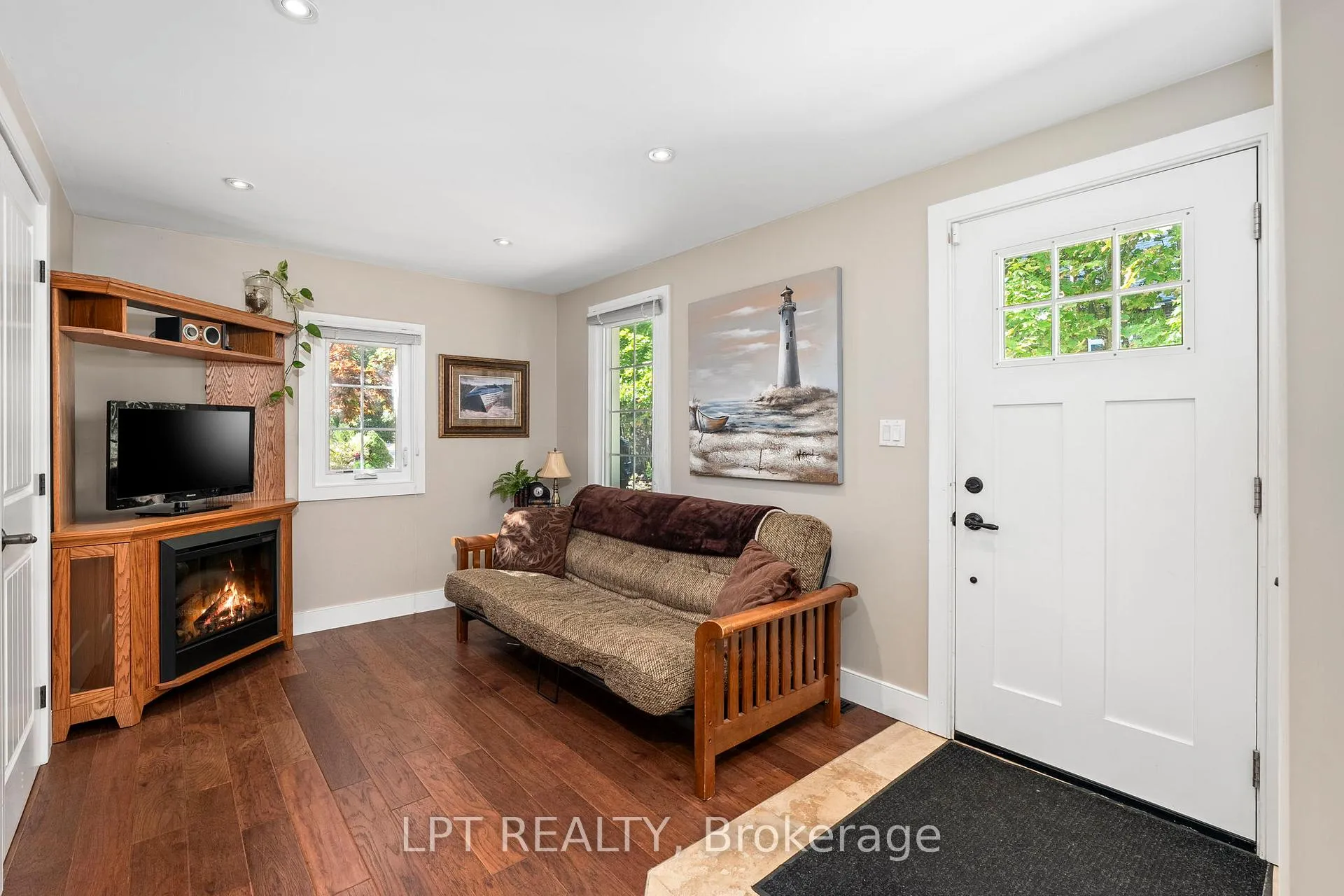 Photo 9 of 21 Pinery Lane, Georgina, Sutton & Jackson's Point — HOMEH