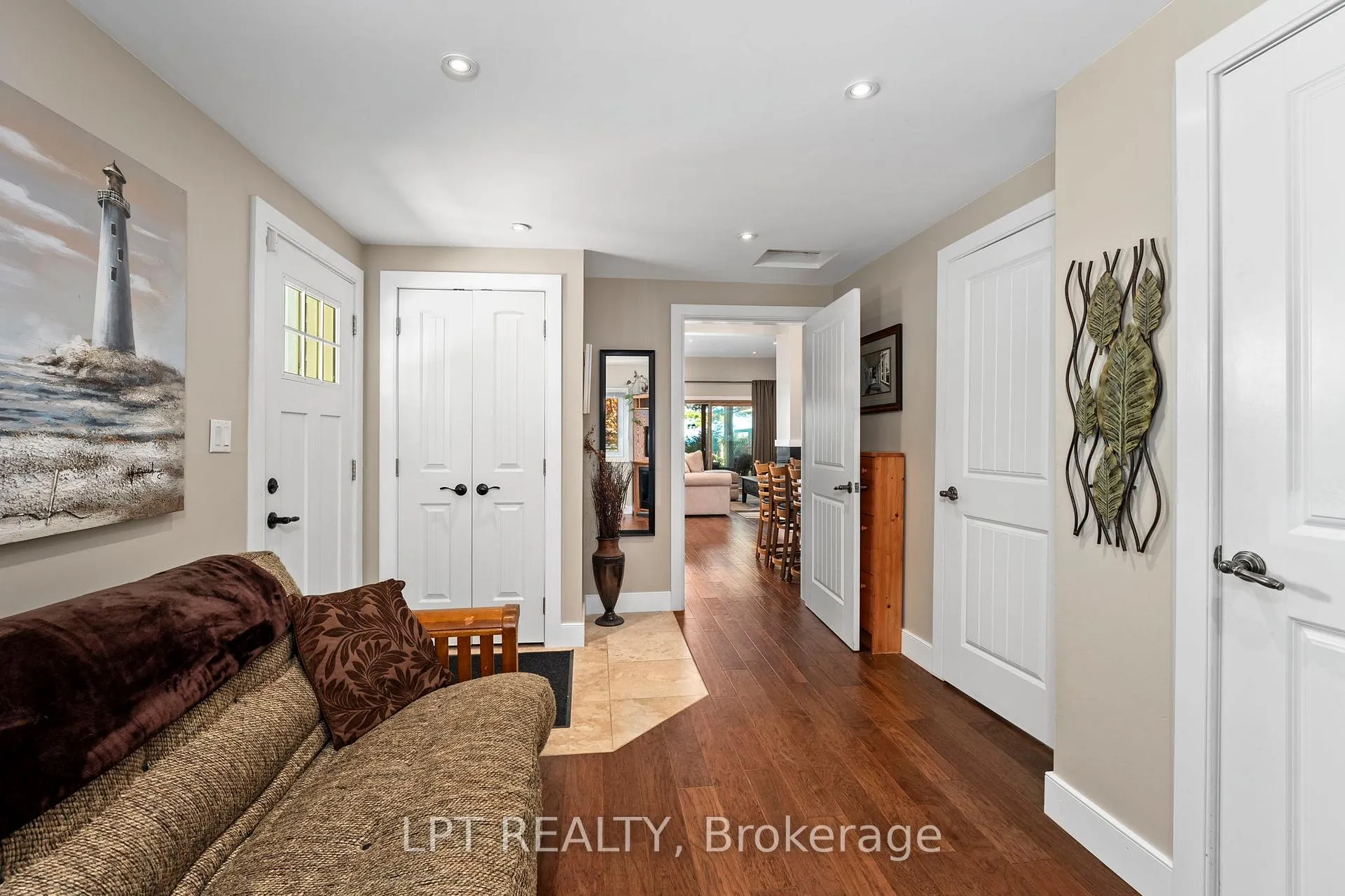 Photo 10 of 21 Pinery Lane, Georgina, Sutton & Jackson's Point — HOMEH