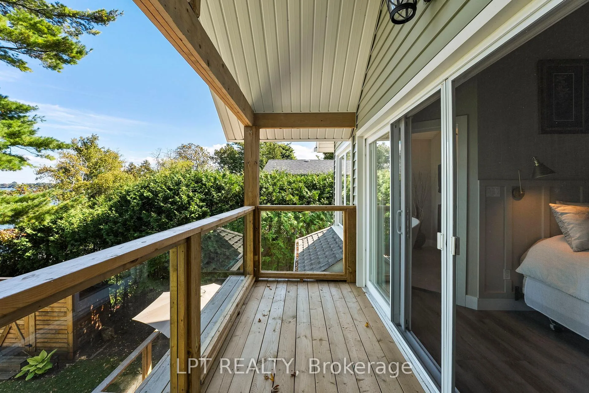 Photo 23 of 21 Pinery Lane, Georgina, Sutton & Jackson's Point — HOMEH