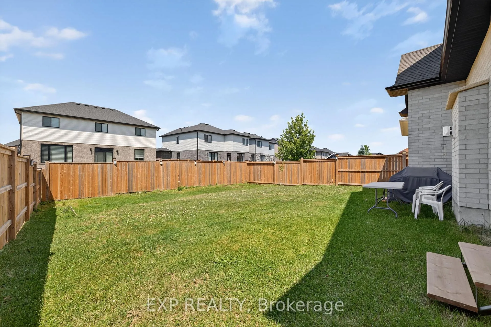 Photo 26 of 116 Spencer Avenue, Lucan Biddulph, Lucan — HOMEH