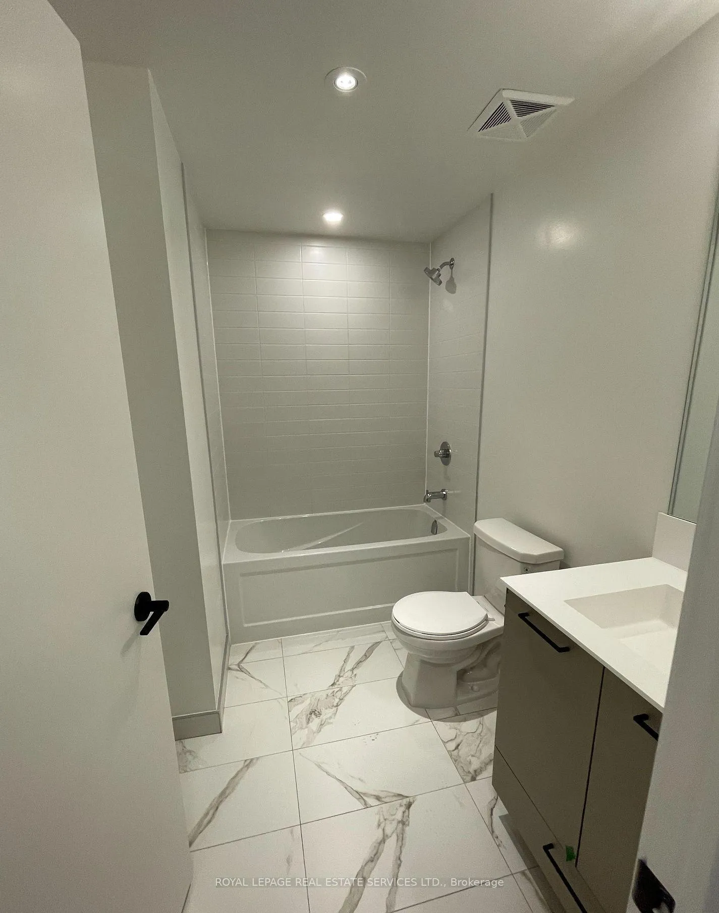 Photo 9 of Unit 03, 30 Lagerfeld Drive, Brampton, Northwest Brampton — HOMEH