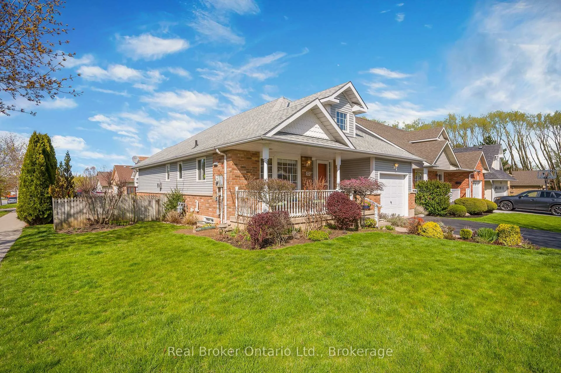 Photo 5 of 34 Margaret Avenue, Grimsby, Grimsby Beach — HOMEH