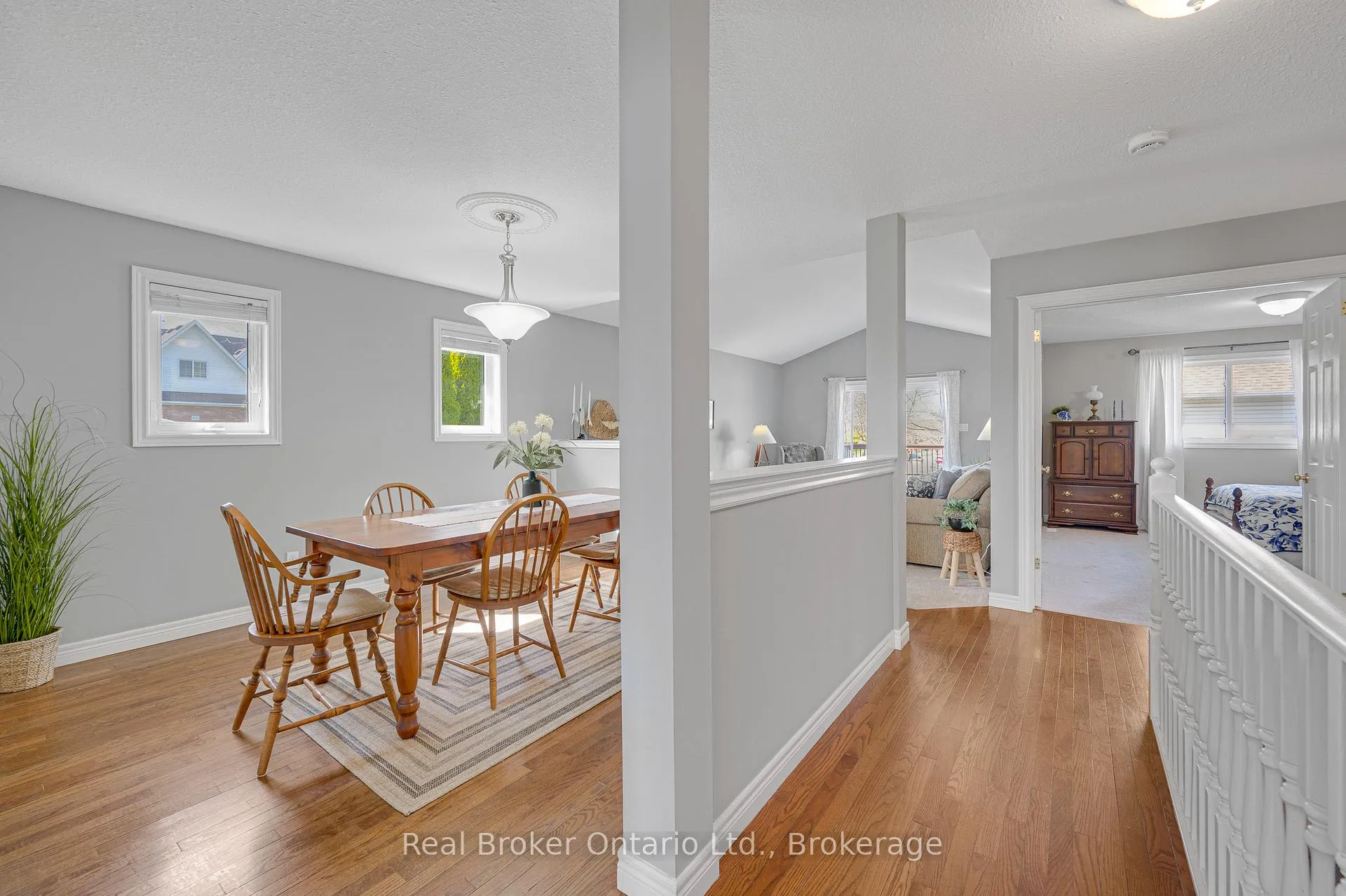Photo 12 of 34 Margaret Avenue, Grimsby, Grimsby Beach — HOMEH