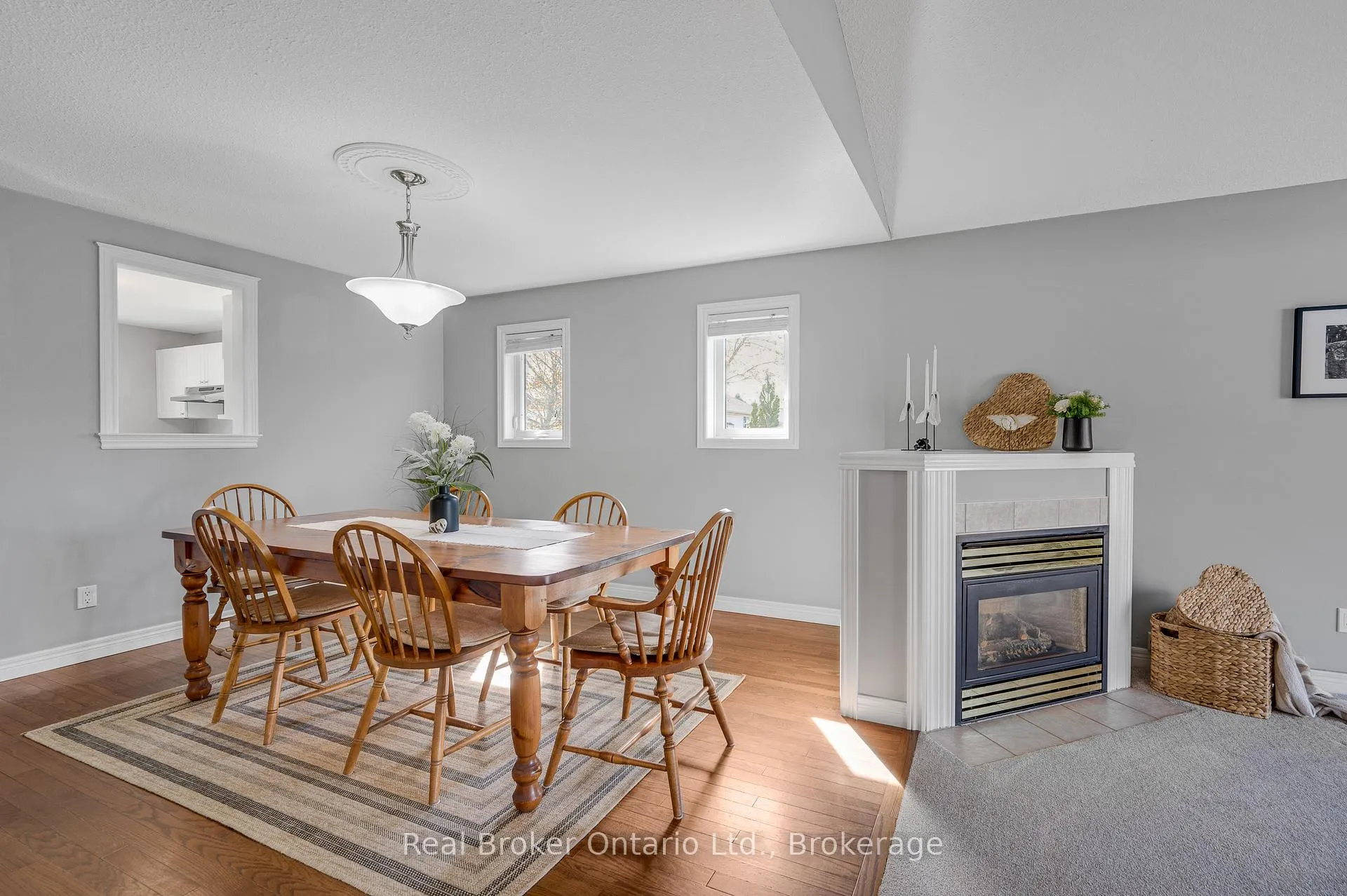 Photo 13 of 34 Margaret Avenue, Grimsby, Grimsby Beach — HOMEH