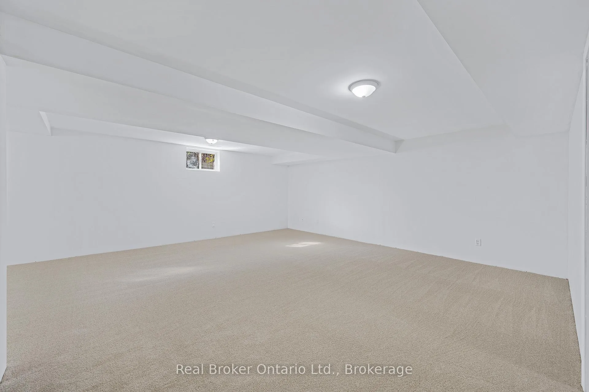 Photo 26 of 34 Margaret Avenue, Grimsby, Grimsby Beach — HOMEH