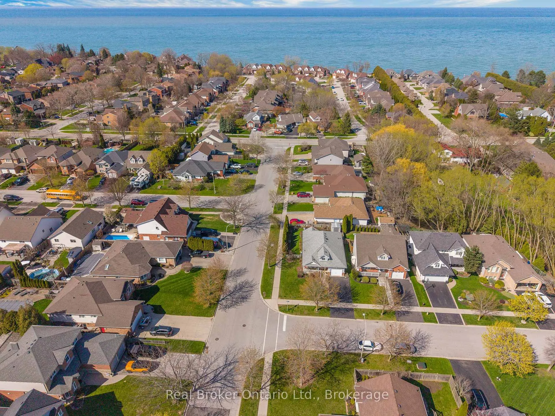 Photo 38 of 34 Margaret Avenue, Grimsby, Grimsby Beach — HOMEH