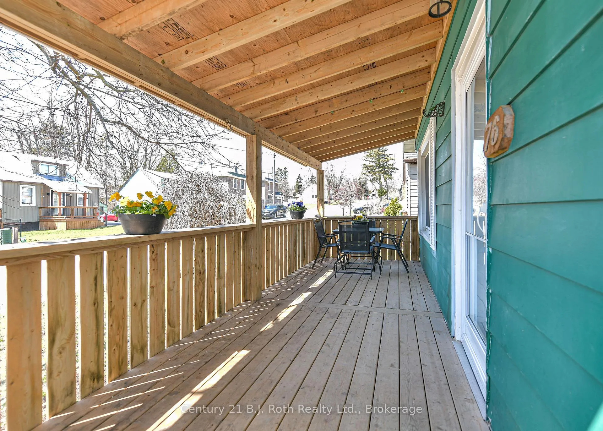 Photo 3 of 76 McKenzie Street, Orillia — HOMEH