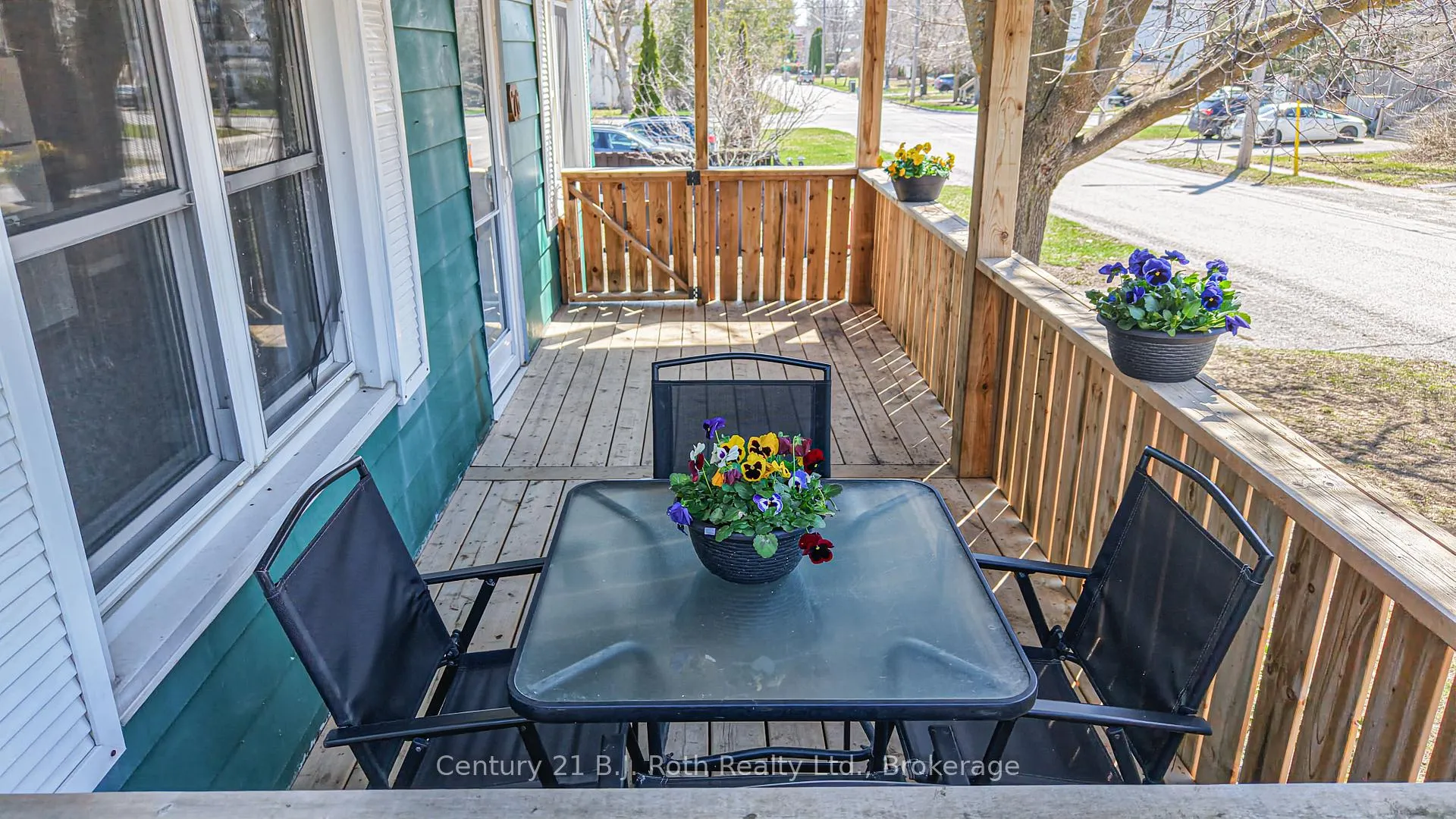 Photo 4 of 76 McKenzie Street, Orillia — HOMEH
