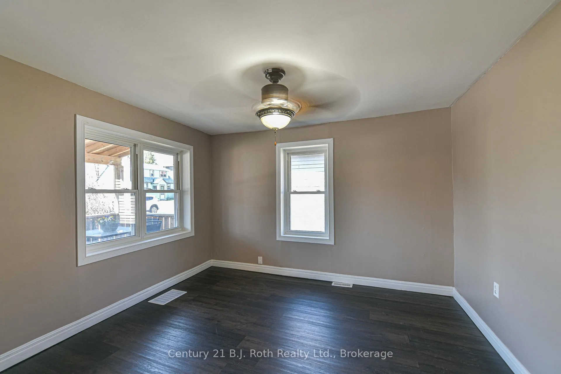 Photo 6 of 76 McKenzie Street, Orillia — HOMEH