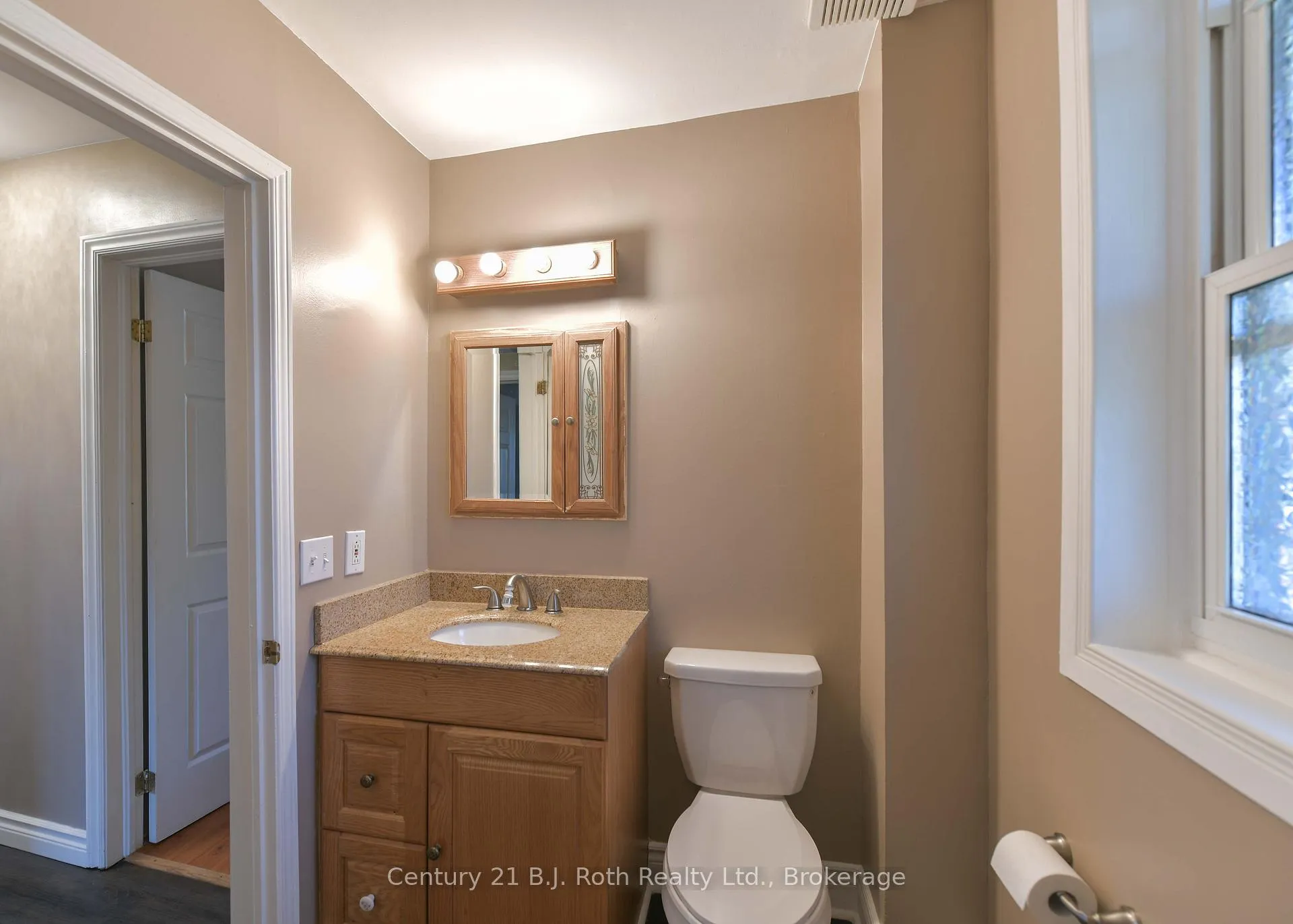 Photo 17 of 76 McKenzie Street, Orillia — HOMEH