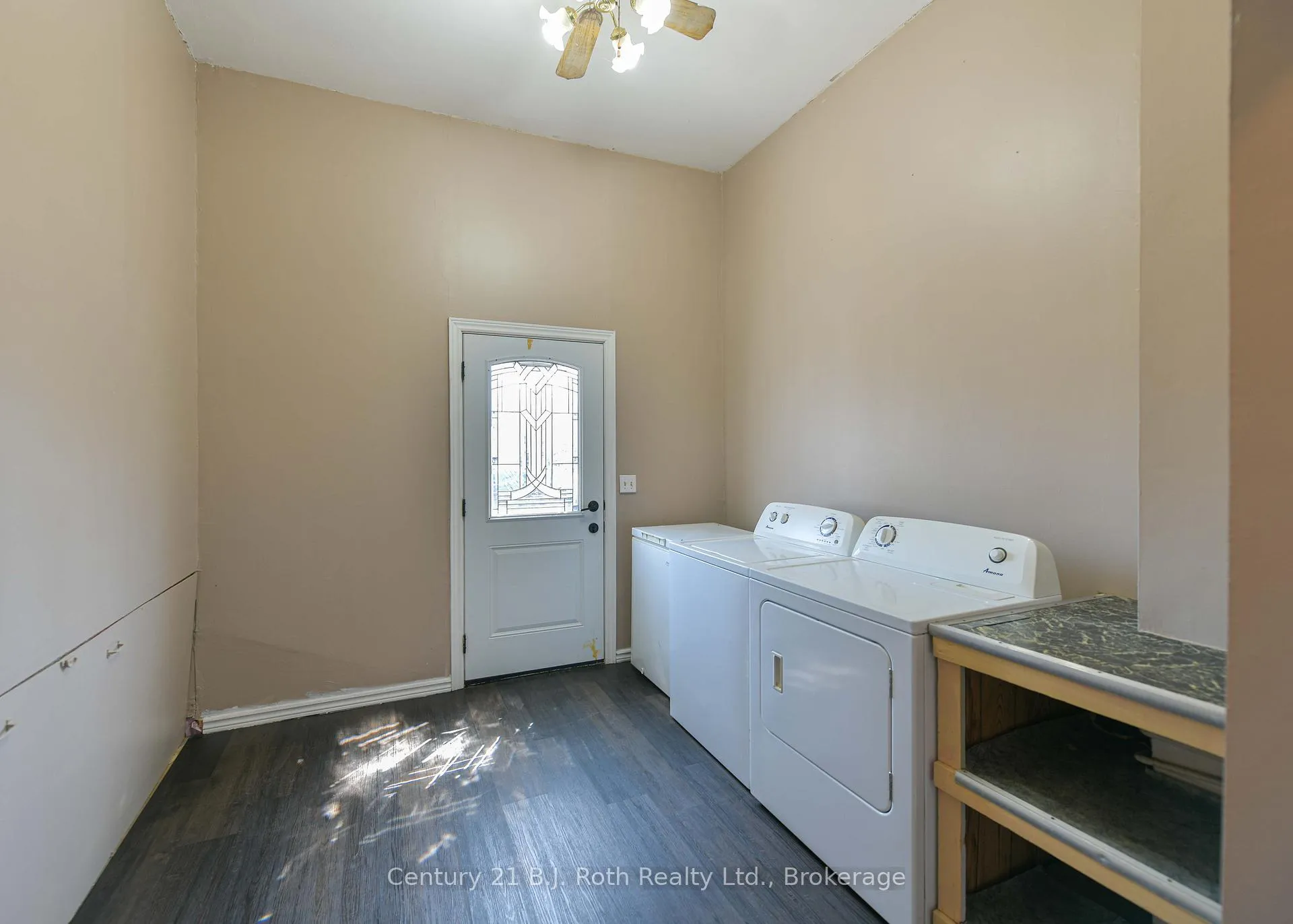 Photo 19 of 76 McKenzie Street, Orillia — HOMEH