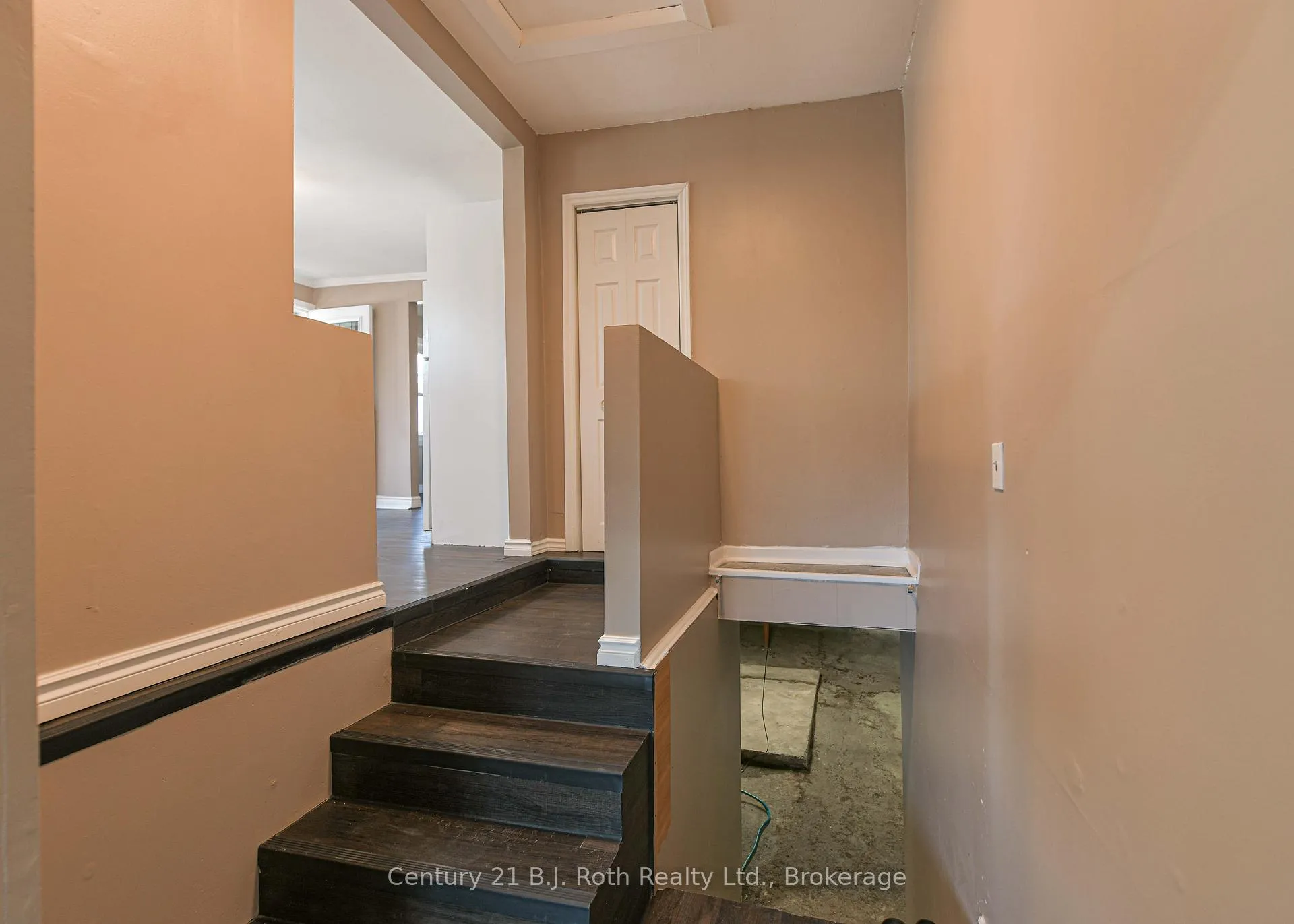 Photo 20 of 76 McKenzie Street, Orillia — HOMEH