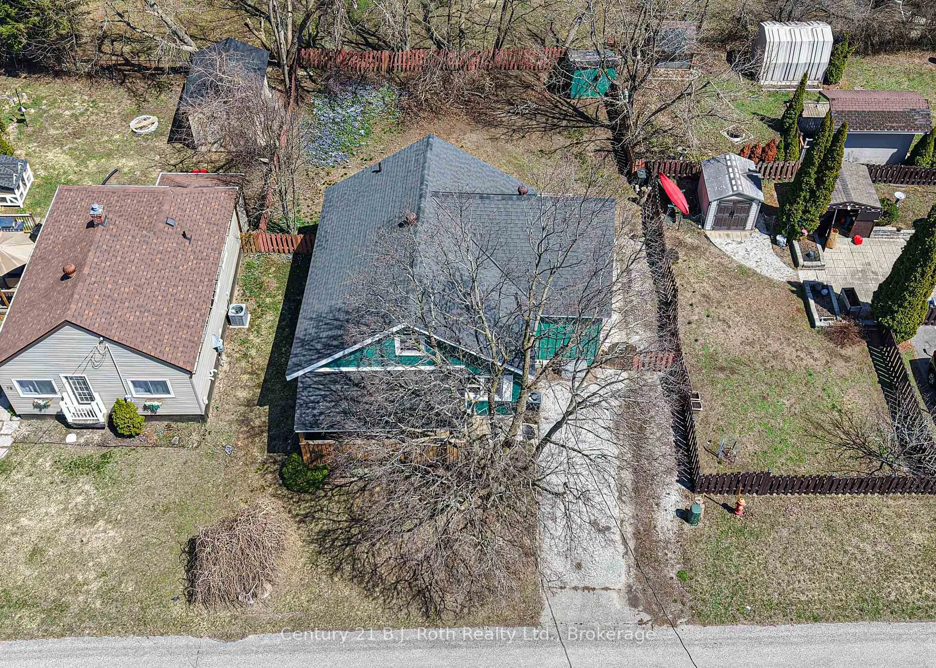Photo 40 of 76 McKenzie Street, Orillia — HOMEH