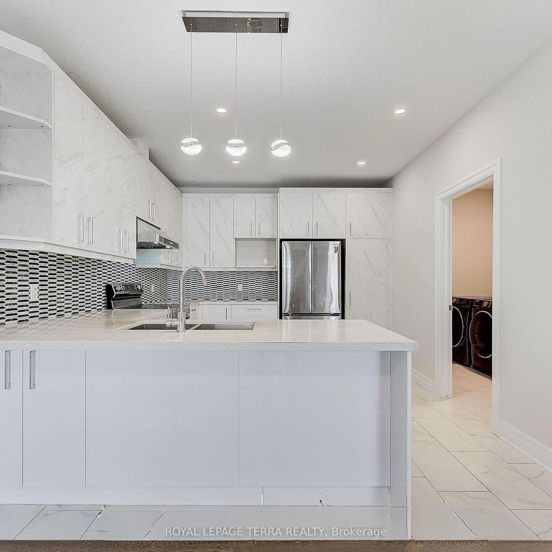 Photo 6 of Unit 25, 2610 Kettering Place, London, South U — HOMEH