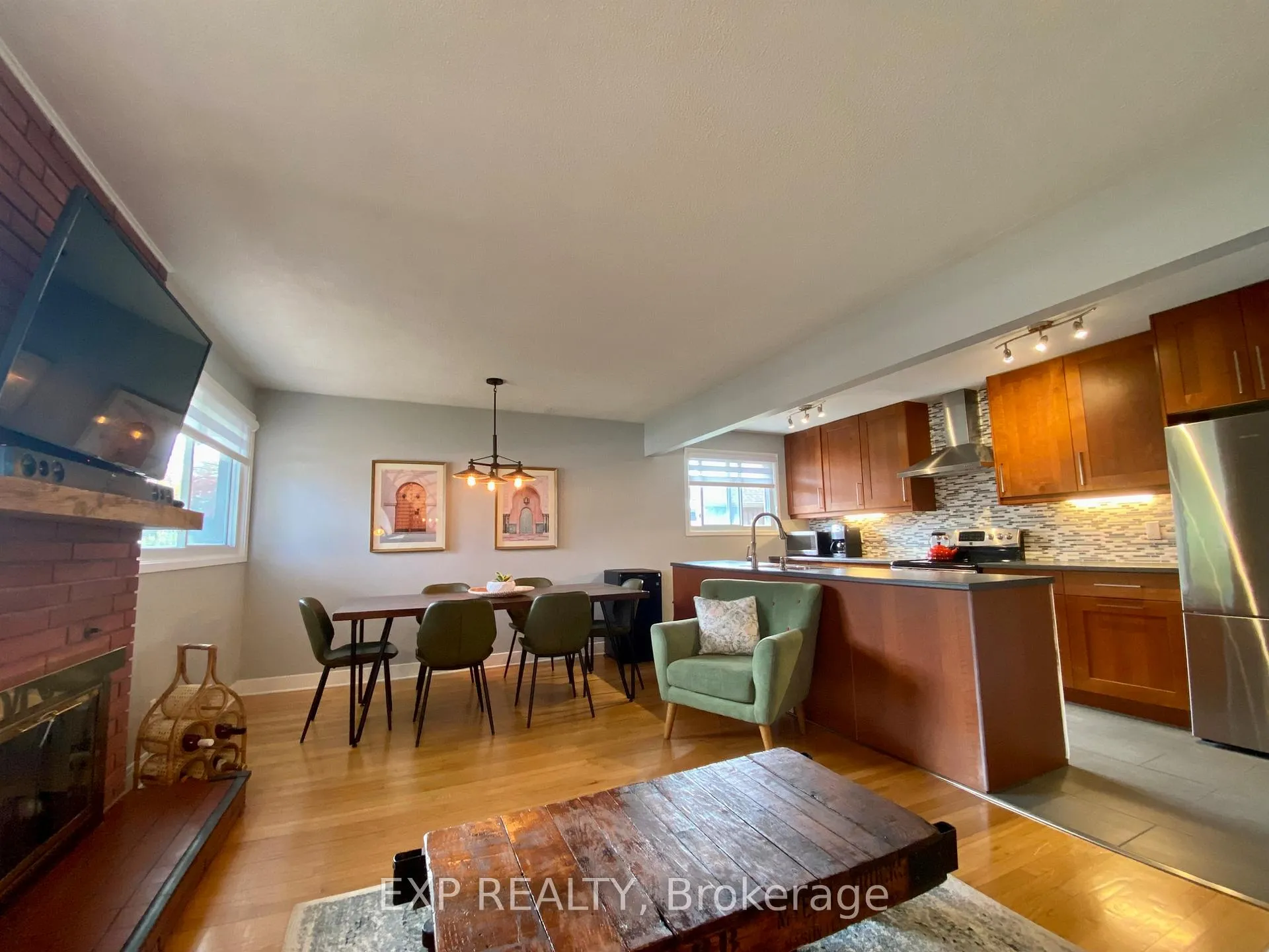Photo 2 of Unit 1, 1344 Avenue U, Ottawa, Eastway Gardens/Industrial Park — HOMEH