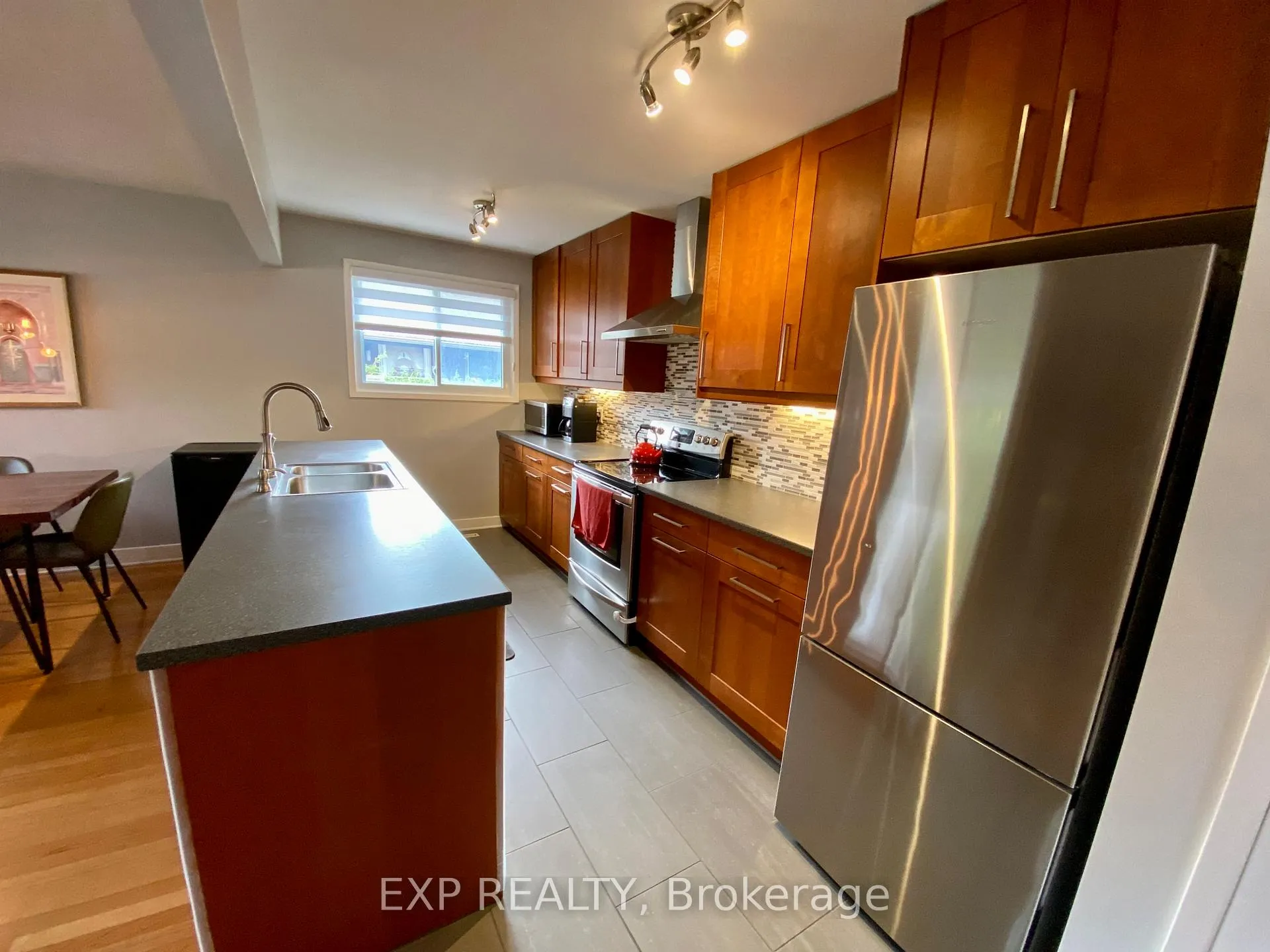 Photo 4 of Unit 1, 1344 Avenue U, Ottawa, Eastway Gardens/Industrial Park — HOMEH