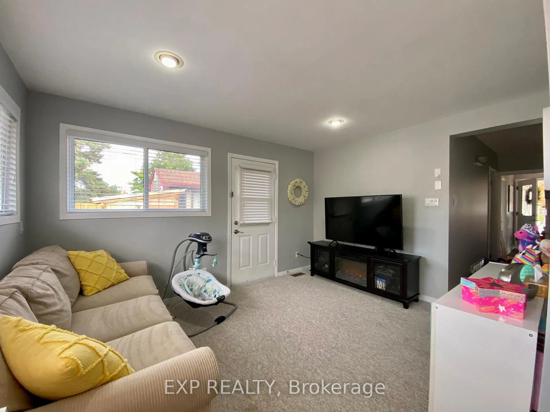 Photo 15 of Unit 1, 1344 Avenue U, Ottawa, Eastway Gardens/Industrial Park — HOMEH