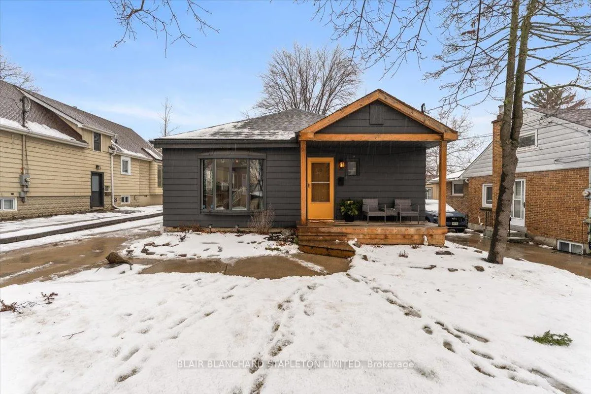 Photo 3 of 11 Scotia Avenue, Hamilton, Rosedale — HOMEH