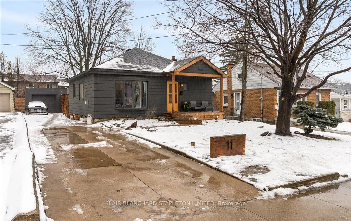 Photo 4 of 11 Scotia Avenue, Hamilton, Rosedale — HOMEH