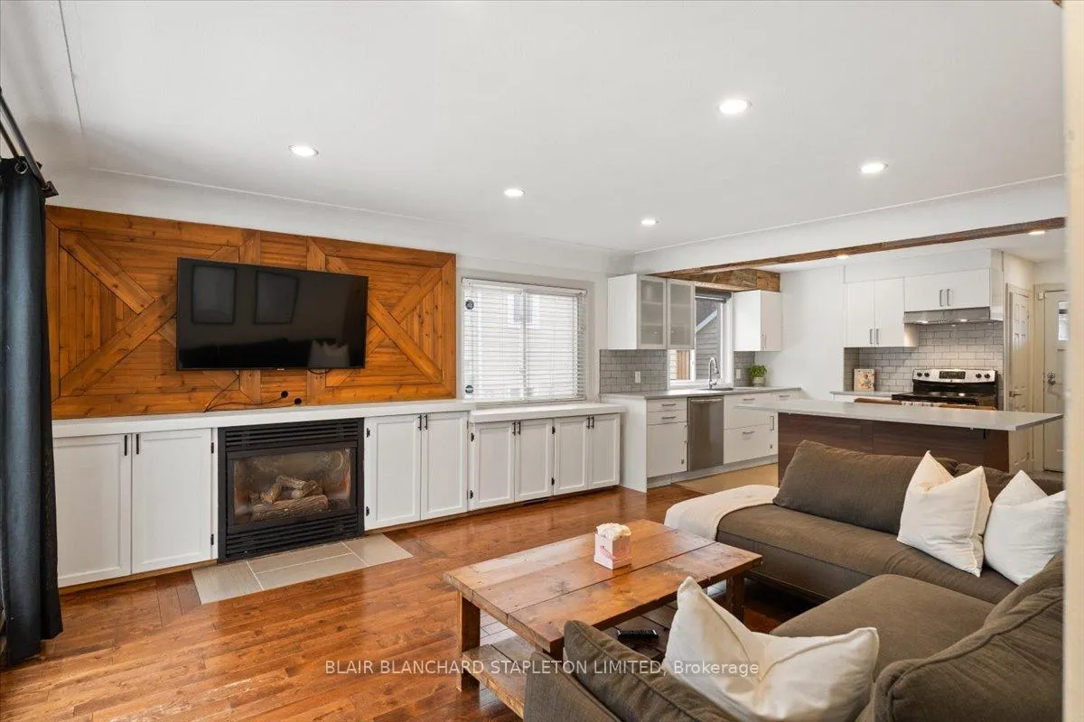 Photo 6 of 11 Scotia Avenue, Hamilton, Rosedale — HOMEH