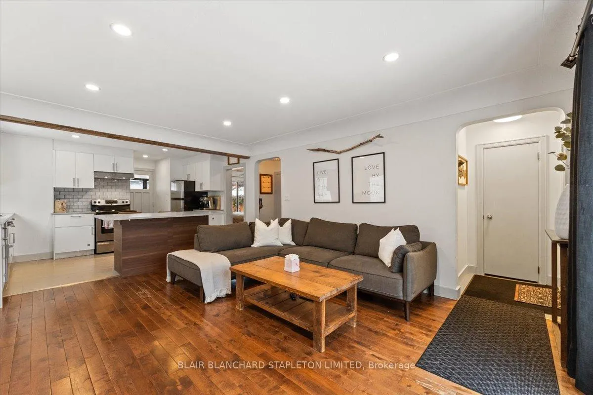 Photo 7 of 11 Scotia Avenue, Hamilton, Rosedale — HOMEH