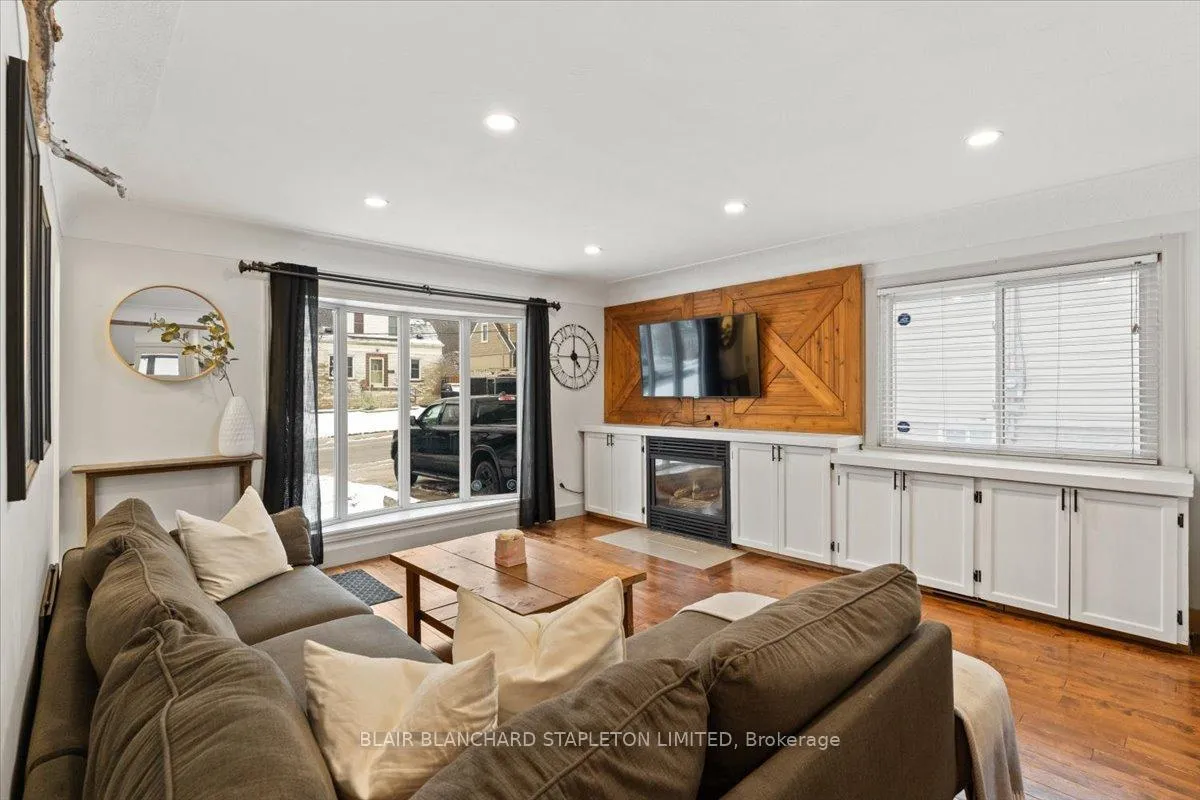 Photo 9 of 11 Scotia Avenue, Hamilton, Rosedale — HOMEH